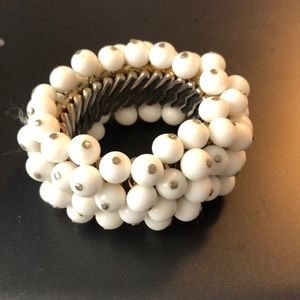 Pretty white beaded bracelet